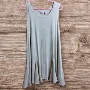 Lori Goldstein logo layers tan/cream flowy tank . Asymmetrical. 1X.